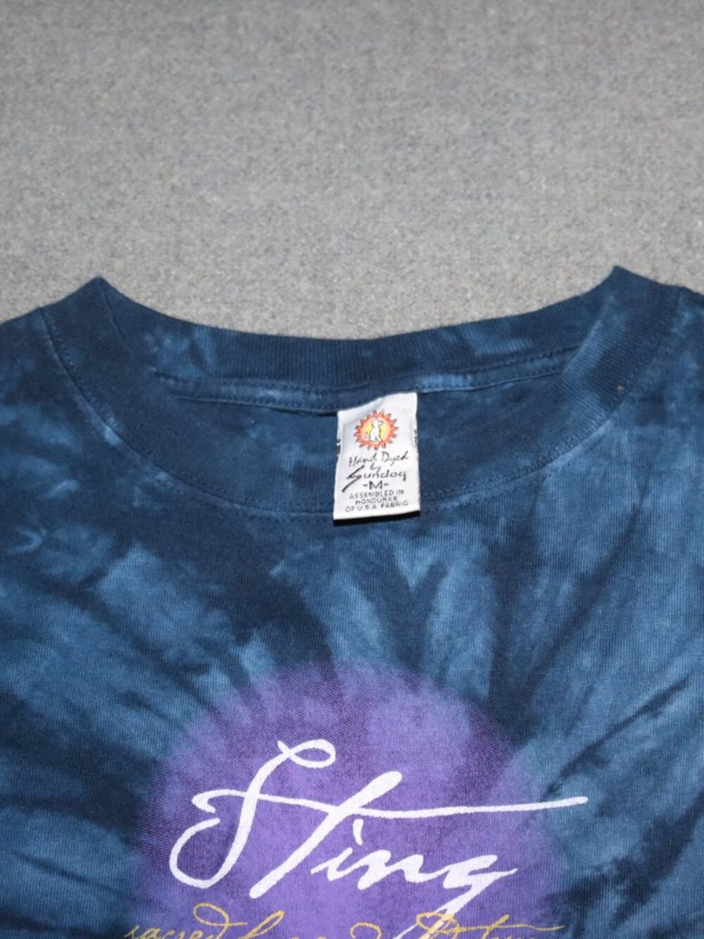 Sting T-shirt Mens Medium Blue Tie Dye 2004 Sacred Love World Tour The Police - Picture 5 of 7